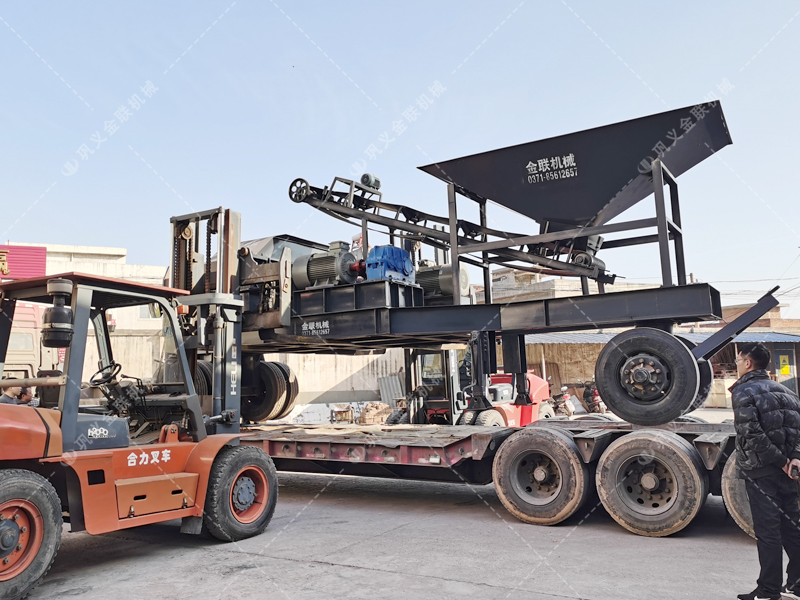 大型移动式对辊9I免费看片设备发往浙江