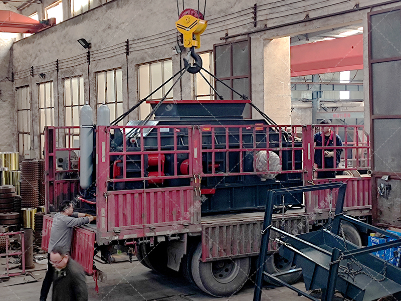 两台2PG1510液压对辊9I免费看片发往湖北襄阳