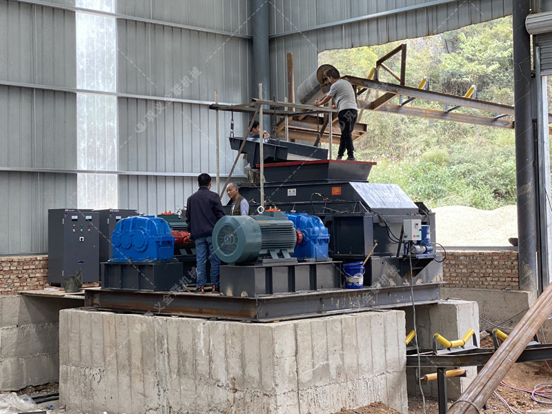 大型砂石厂购置一台重型对辊9I免费看片需要投资多少？