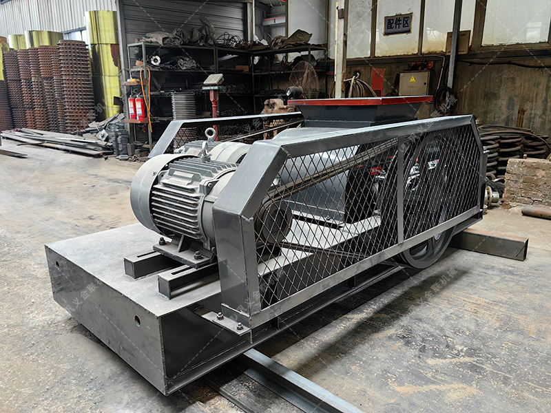 焦炭破碎难题解决方案：91看片片网站双齿辊式9I免费看片的特殊结构设计